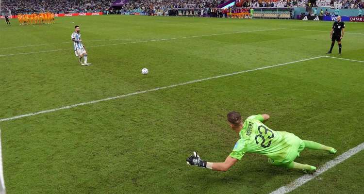 cầu thủ đá penalty